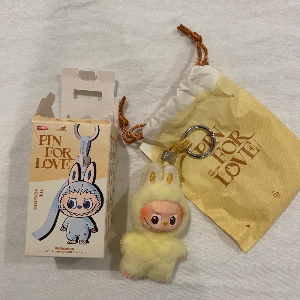 Labubu Pin for Love: F (yellow)